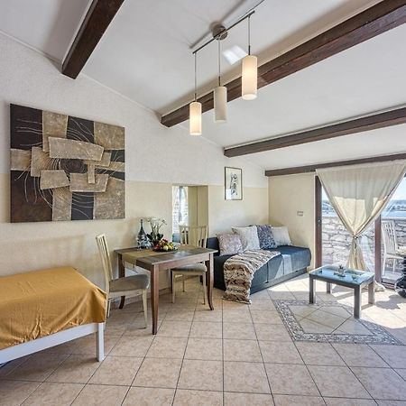 Old Town Apartments In Umag Exterior foto