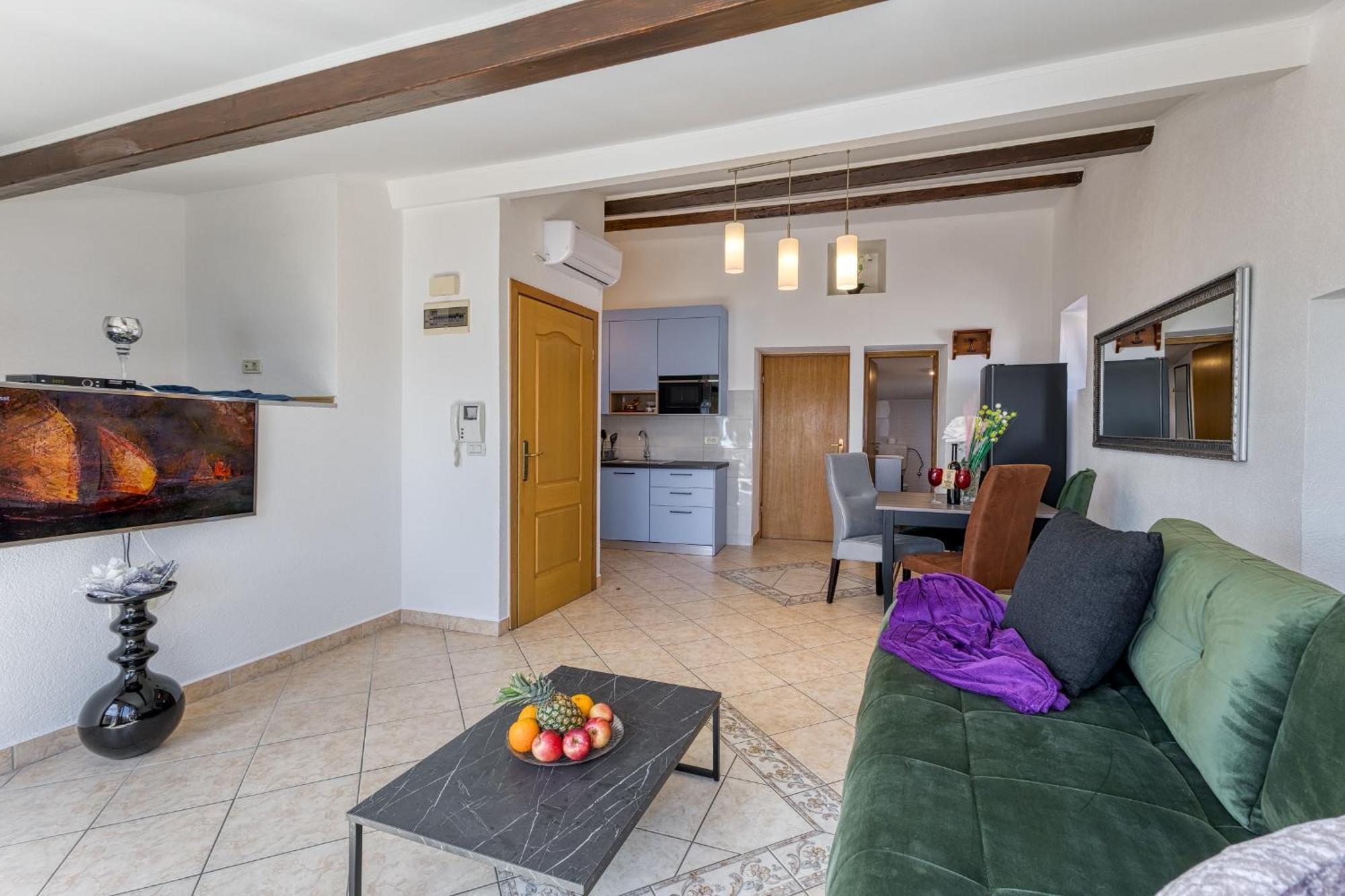 Old Town Apartments In Umag Exterior foto